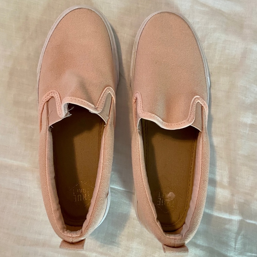 Women’s shoes